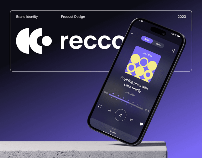 A dark purple podcast platform dashboard with a featured-podcast hero card, a sidebar for Home, Podcasts, Favorites and Subscriptions, and a grid of recommended podcast cards.